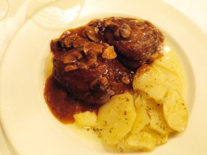 cocina típica cacereña rabo de toro