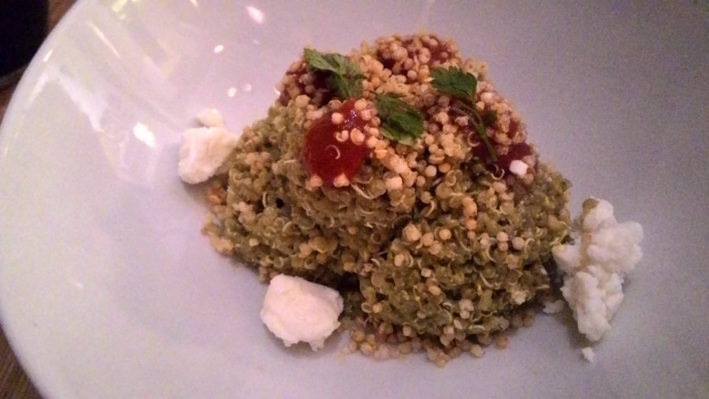 Ochenta Grados ensalada-de-quinoa-tomate-y-queso-de-cabra-con-pesto-de-pistachos