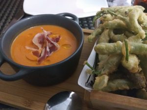 salmorejo con piparras