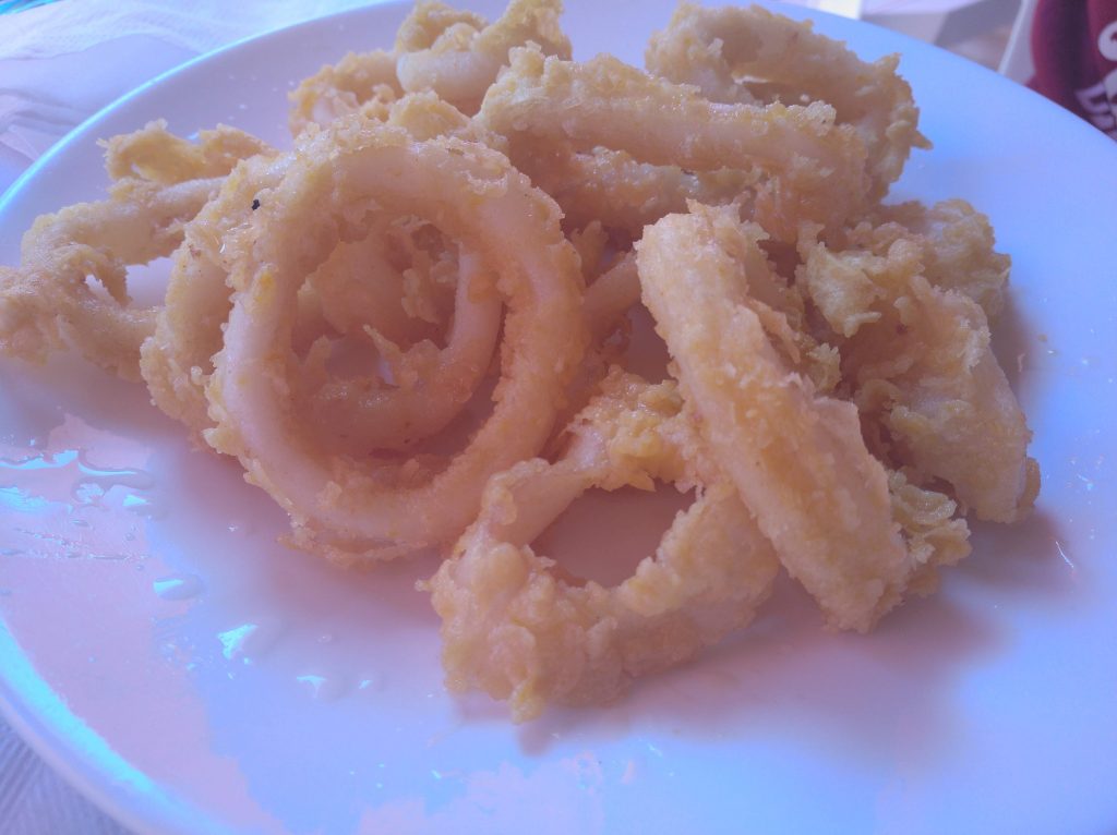 calamares a la romana en Restaurante Rosita en cala de la Granadella