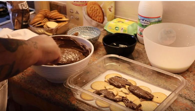 Tarta de chocolate y galletas