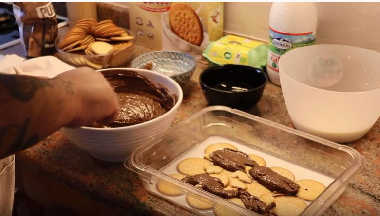 Tarta de chocolate y galletas