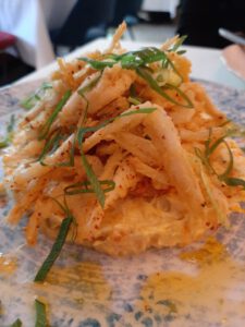 Polvora Ensaladilla y gambas cristal en tempura