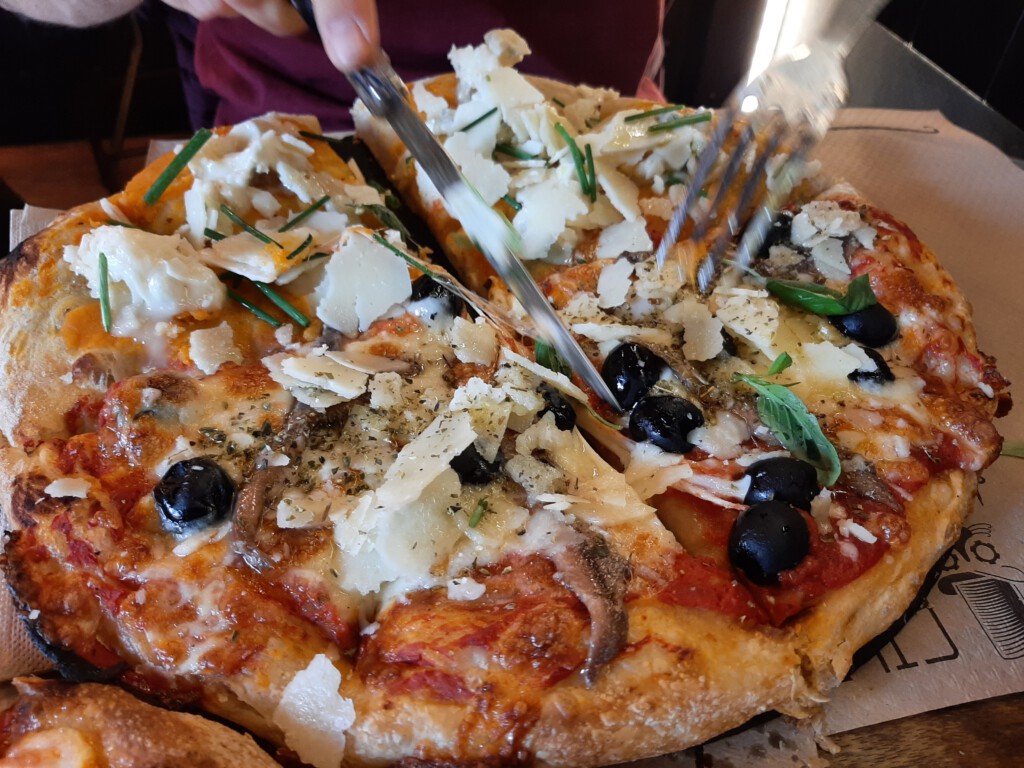 Pizza con anchoa en Madrid