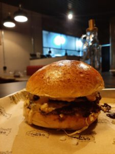 Samo´s Smokehouse Madrid CheeseBurger